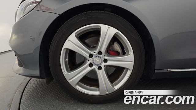 Mercedes-Benz E-Class E220d Avantgarde