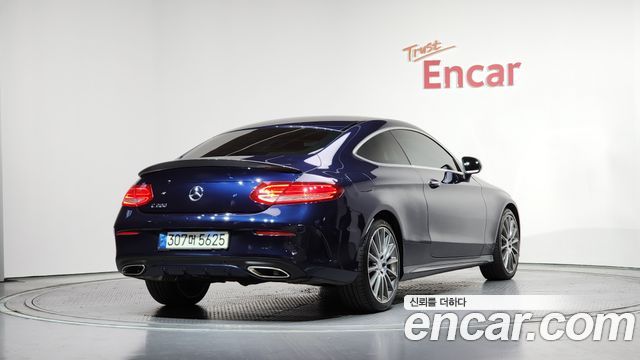 Mercedes-Benz C-Class C200 Coupe
