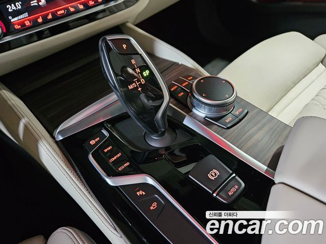 BMW 5-Series 530i M Sport Package Plus