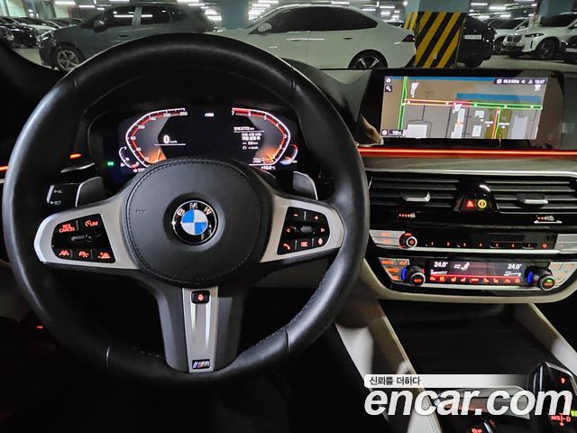 BMW 5-Series 530i M Sport Package Plus