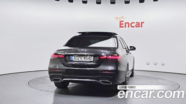 Mercedes-Benz E-Class E350 4MATIC AMG Line