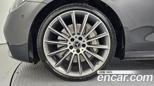 Mercedes-Benz E-Class E350 4MATIC AMG Line