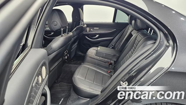 Mercedes-Benz E-Class E350 4MATIC AMG Line