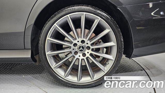 Mercedes-Benz E-Class E350 4MATIC AMG Line