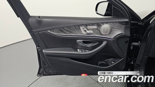 Mercedes-Benz E-Class E350 4MATIC AMG Line