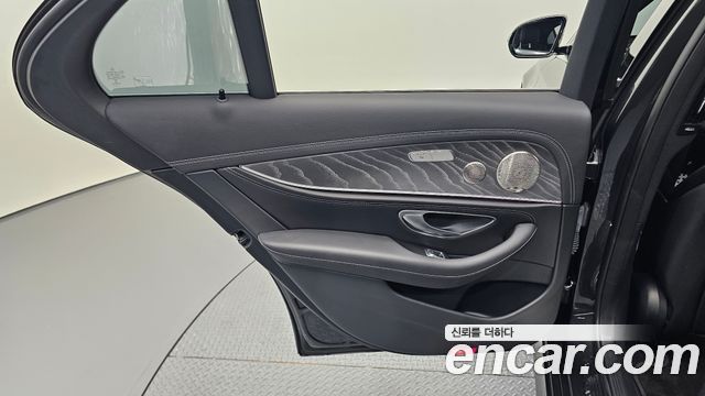 Mercedes-Benz E-Class E350 4MATIC AMG Line
