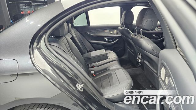 Mercedes-Benz E-Class E350 4MATIC AMG Line