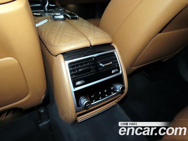 BMW 7-Series 740i M Sport