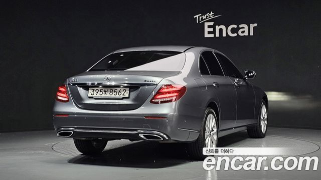 Mercedes-Benz E-Class E300 4MATIC Exclusive