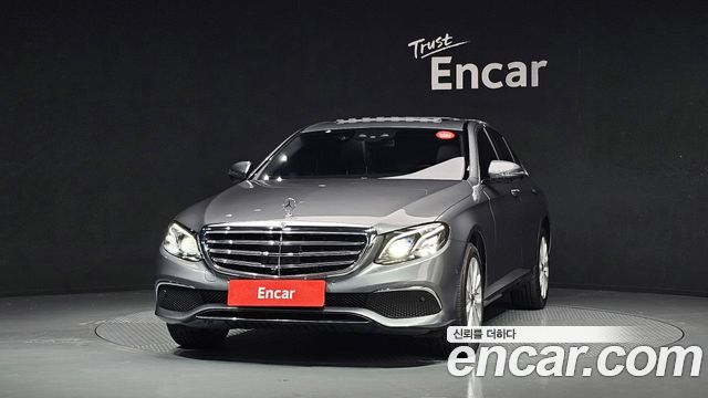 Mercedes-Benz E-Class E300 4MATIC Exclusive