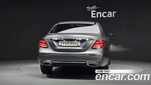 Mercedes-Benz E-Class E300 4MATIC Exclusive