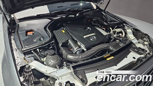 Mercedes-Benz E-Class E300 4MATIC Exclusive