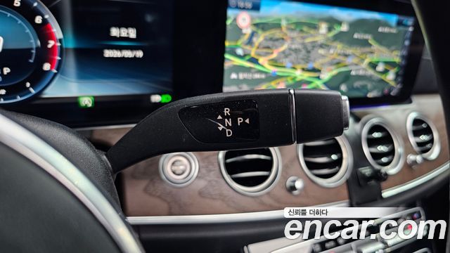 Mercedes-Benz E-Class E300 4MATIC Exclusive