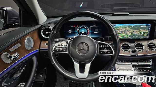 Mercedes-Benz E-Class E300 4MATIC Exclusive