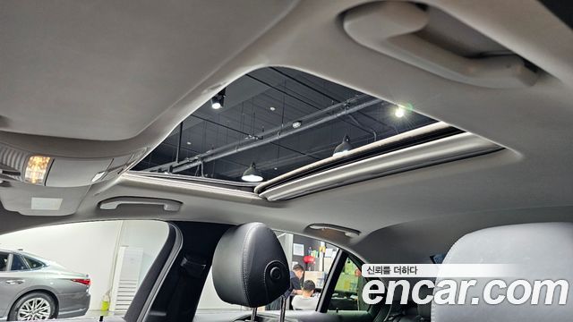 Mercedes-Benz E-Class E300 4MATIC Exclusive