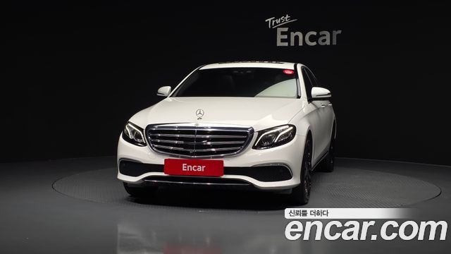 Mercedes-Benz E-Class E300 4MATIC Exclusive