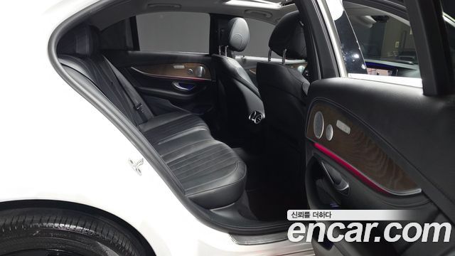Mercedes-Benz E-Class E300 4MATIC Exclusive