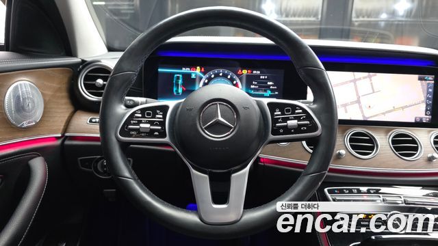Mercedes-Benz E-Class E300 4MATIC Exclusive