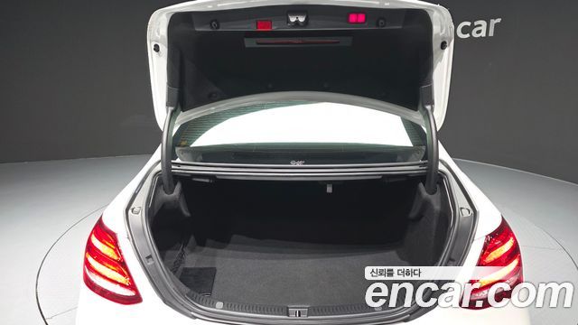 Mercedes-Benz E-Class E300 4MATIC Exclusive
