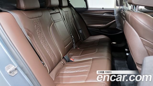 BMW 5-Series 530i M Sport Package Plus