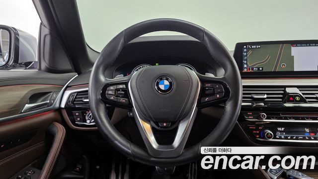 BMW 5-Series 530i M Sport Package Plus