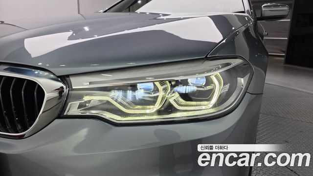 BMW 5-Series 530i M Sport Package Plus