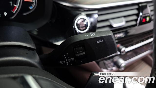 BMW 5-Series 530i M Sport Package Plus