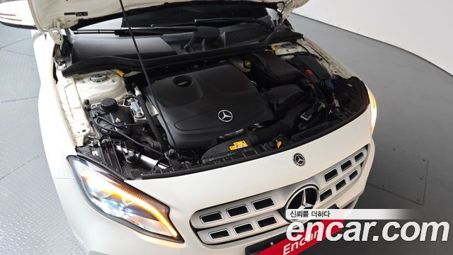 Mercedes-Benz GLA-Class GLA220