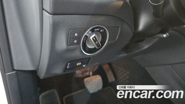 Mercedes-Benz GLA-Class GLA220