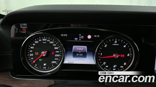 Mercedes-Benz E-Class E220d Exclusive