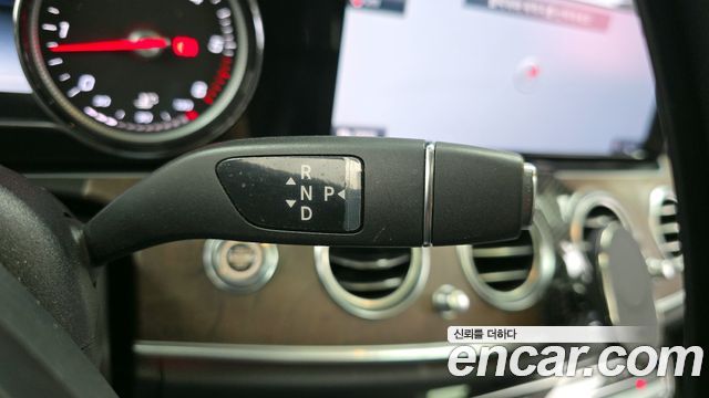 Mercedes-Benz E-Class E220d Exclusive