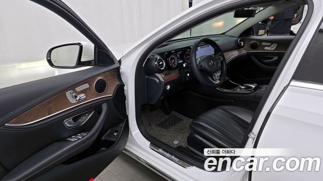 Mercedes-Benz E-Class E220d Exclusive