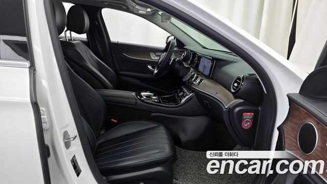 Mercedes-Benz E-Class E220d Exclusive
