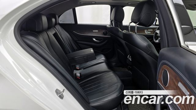 Mercedes-Benz E-Class E220d Exclusive