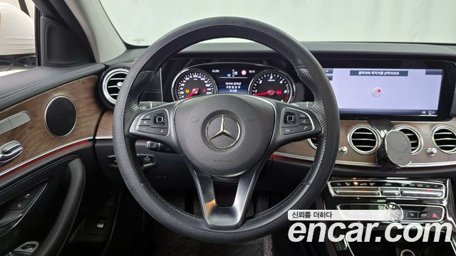 Mercedes-Benz E-Class E220d Exclusive