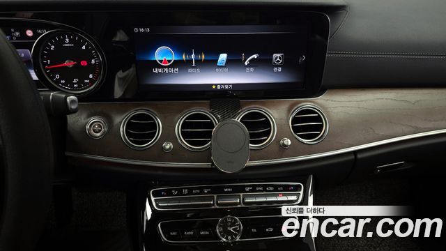 Mercedes-Benz E-Class E220d Exclusive