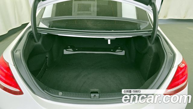 Mercedes-Benz E-Class E220d Exclusive