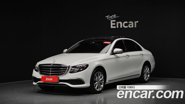Mercedes-Benz E-Class E300 4MATIC Exclusive