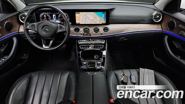 Mercedes-Benz E-Class E300 4MATIC Exclusive