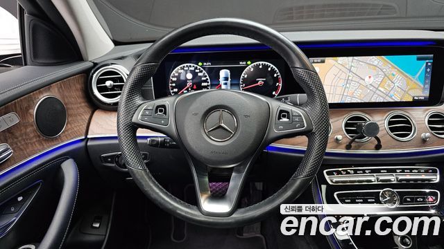 Mercedes-Benz E-Class E300 4MATIC Exclusive