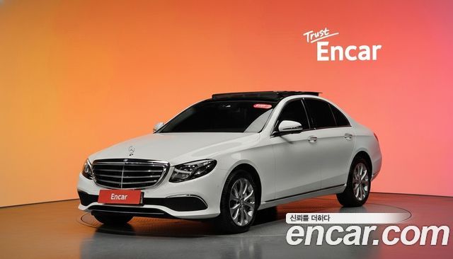 Mercedes-Benz E-Class E300 4MATIC Exclusive