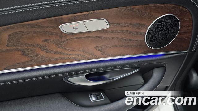 Mercedes-Benz E-Class E300 4MATIC Exclusive