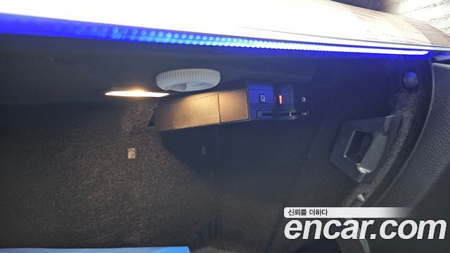 Mercedes-Benz E-Class E300 4MATIC Exclusive