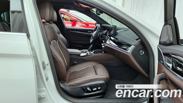 BMW 5-Series 530i xDrive M Sport Package