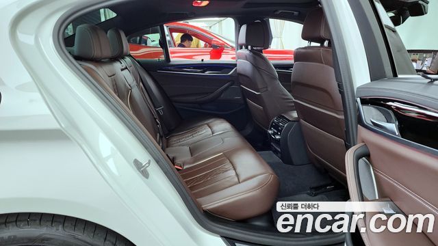 BMW 5-Series 530i xDrive M Sport Package