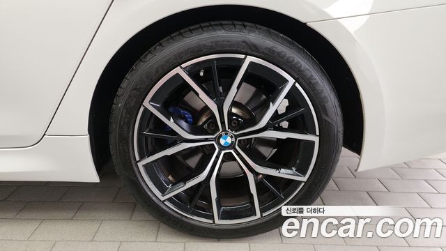 BMW 5-Series 530i xDrive M Sport Package