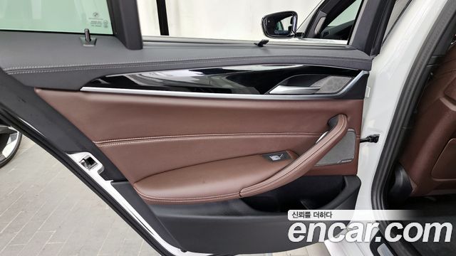 BMW 5-Series 530i xDrive M Sport Package