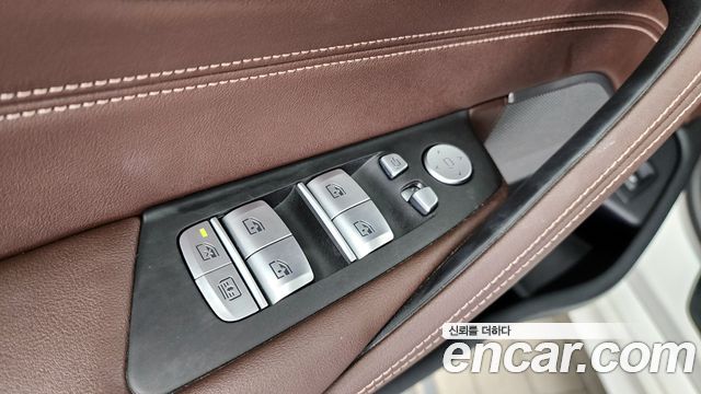 BMW 5-Series 530i xDrive M Sport Package