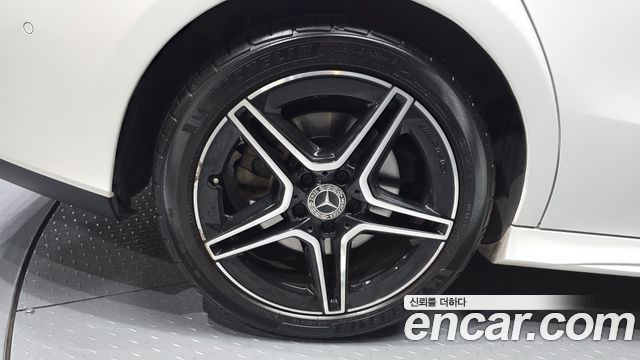 Mercedes-Benz CLA-Class CLA250 4MATIC