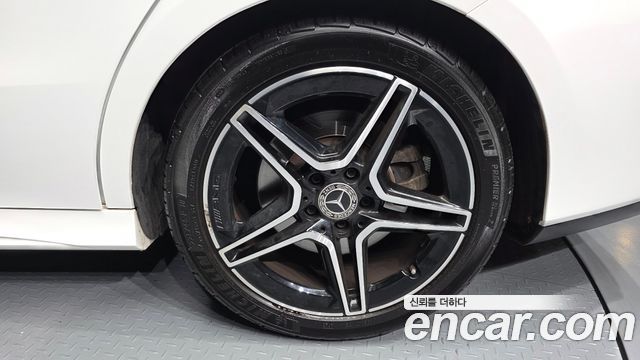 Mercedes-Benz CLA-Class CLA250 4MATIC